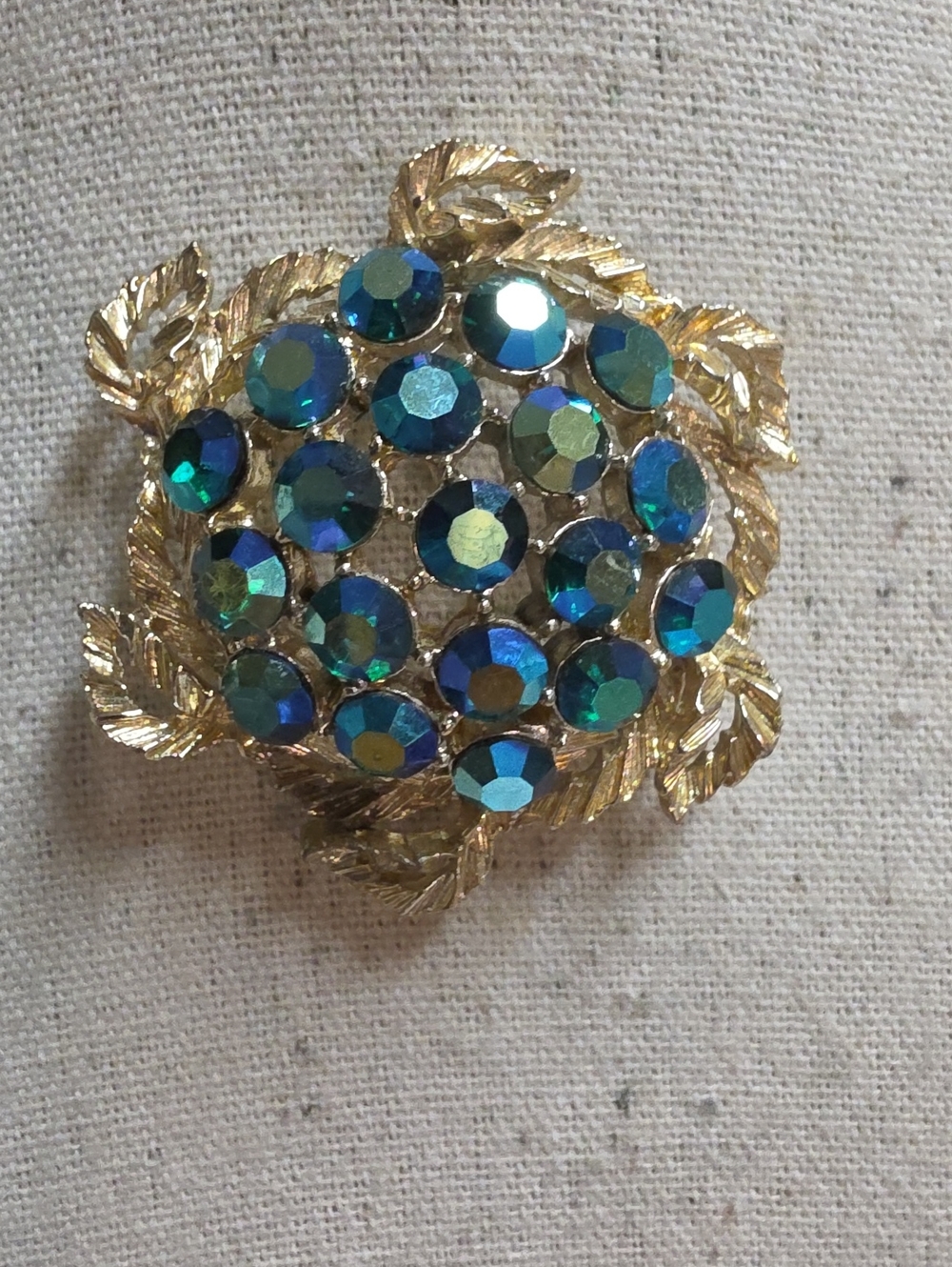 Vintage 1960s Peacock Aurora Borealis Rhinestone Domed Cluster Brooch